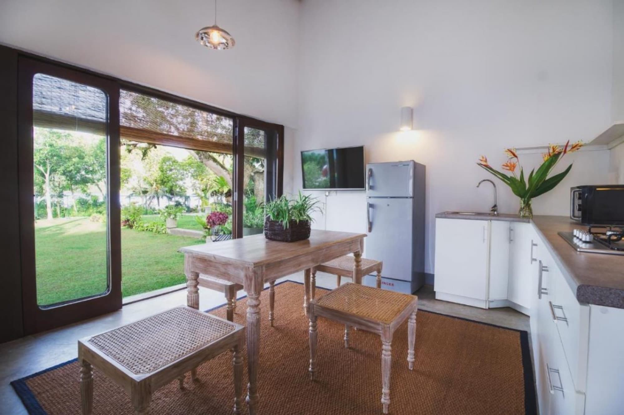 Aratis-Lake-Villa-15-1200x800-1